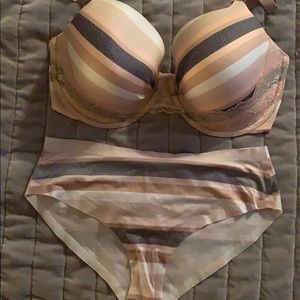 Victoria’s Secret Bra & Panty Set